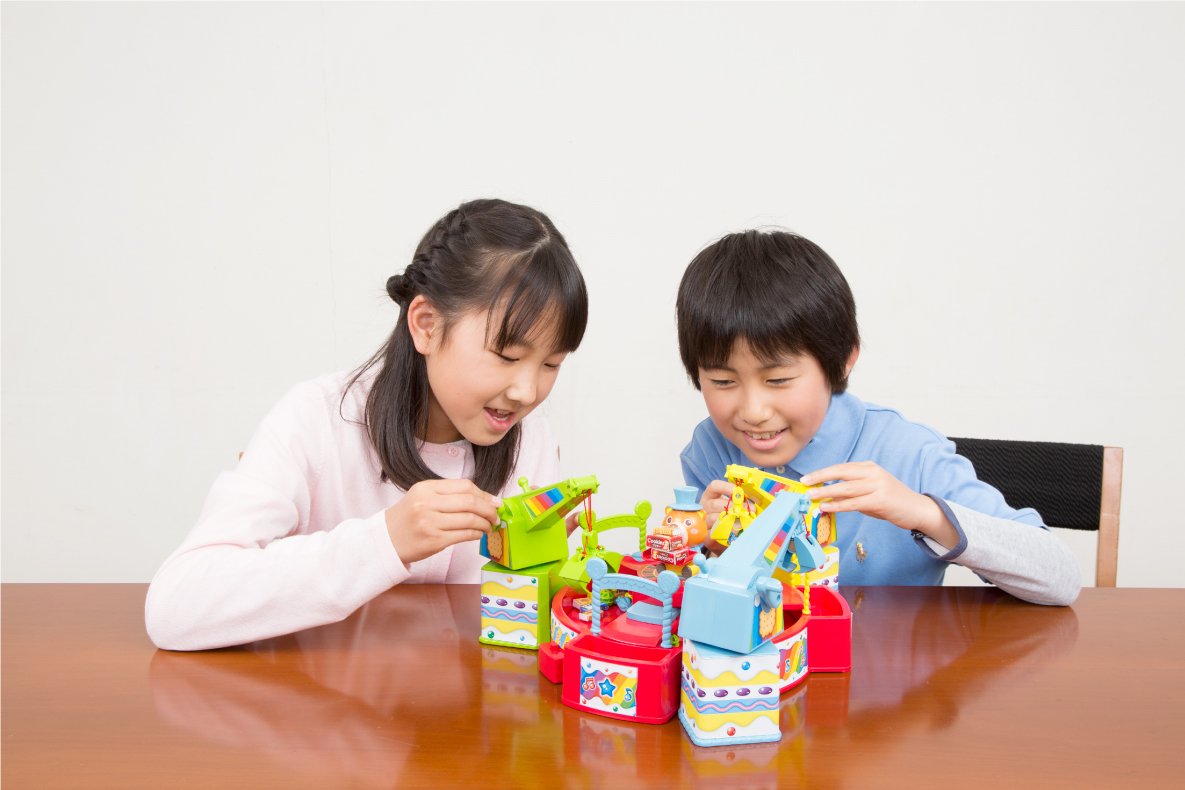 Amazon.co.jp: たいけつ!キャンディキャッチャークレーン : おもちゃ